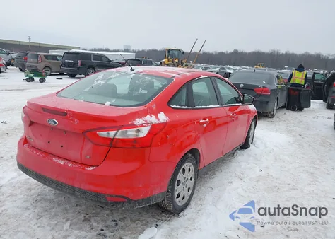 2012 Ford Focus Se z USA, uszkodzony, nr VIN 1FAHP3F2XCL220067